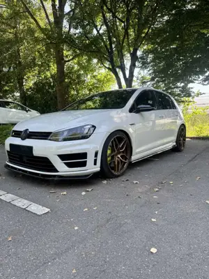 Volkswagen Golf R