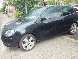 Volkswagen Polo Polo IV  3Türer 1.2 Sport 2 Hd 107 tkm