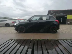 Suzuki Swift Basic / Klima / TÜV 04-2027 / 1 Hand Bild 3