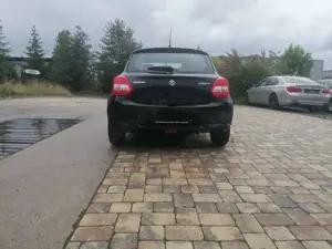 Suzuki Swift Basic / Klima / TÜV 04-2027 / 1 Hand Bild 5