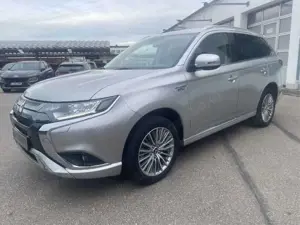 Mitsubishi Outlander Outlander Plug-in Hybrid BASIS Diamant-Paket 2.4