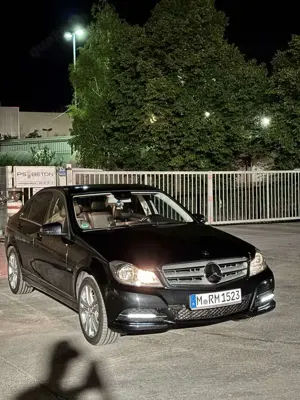 Mercedes-Benz C 200 CGI BlueEFFICIENCY Avantgarde Bild 2