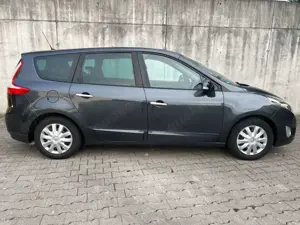 Renault Grand Scenic Dynam. 2.0 Autom.*7Sitze*TüvNeu*AHK Bild 2