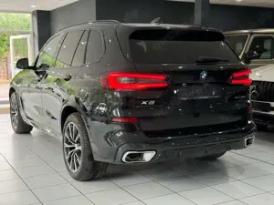 BMW X5 xDrive45e*M-PAKET*ACC*PANO*HEADUP*MEMORY*LUFT Bild 3