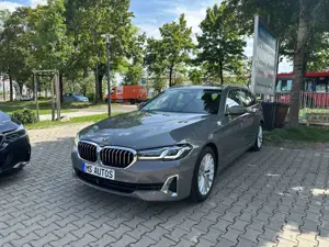 BMW 530 e xDrive Luxury L*Panorama*Head Up*360°*ACC