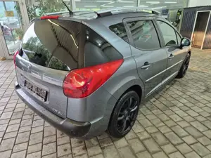 Peugeot 207 Family Bild 4