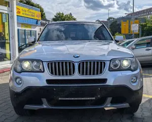 BMW X3 3.0sd xDrive*Temp*Pano*AHK*XEN*2xPdc*Navi*TÜV Bild 2
