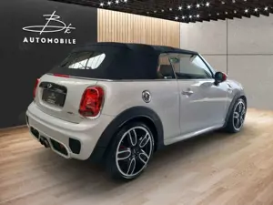 MINI John Cooper Works Cabrio aus 1 Hand Bild 3