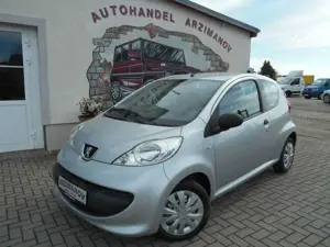 Peugeot 107 1.0 Petit Filou