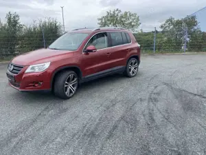 Volkswagen Tiguan Sport, Leder. 2,0 Benzin.4X4 Allrad. AHK.Abnehmdar