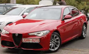 Alfa Romeo Giulia 2.2 AT8 6C *1.Hd*Leder*Panorama-Dach*
