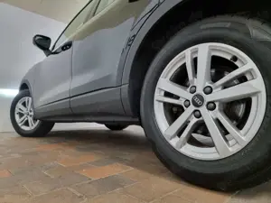 Audi Q3 35 TFSI LED ACC AHK SHZ DAB Navi Klima Spur Bild 3