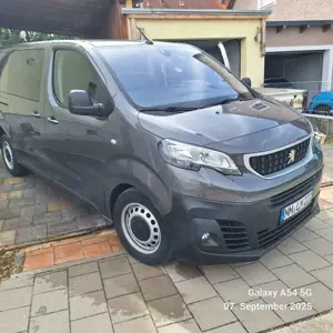 Peugeot Expert L2H1 EAT8 Premium Service Edition