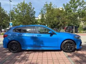 BMW 120 120 i M Sport/Head-up-Display Bild 4