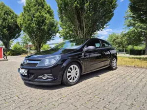 Opel Astra GTC 1.9 CDTI Edition