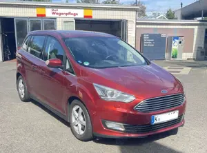 Ford Grand C-Max Titanium,Er verbraucht minimal Kühlwasser. Bild 3