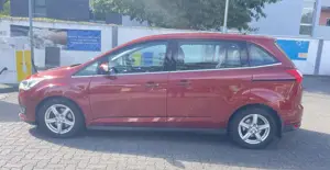 Ford Grand C-Max Titanium,Er verbraucht minimal Kühlwasser. Bild 5