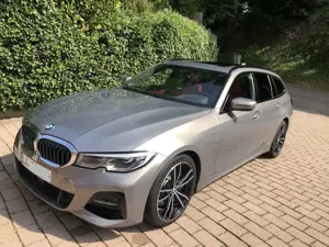 BMW 330 330i Touring xDrive Aut. M Sport, Top Ausstattung
