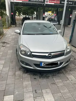 Opel Astra GTC 1.6 Cosmo