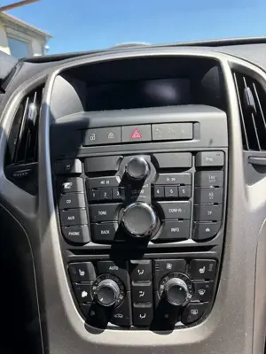 Opel Astra 1.4 Turbo 150 Jahre Bild 4