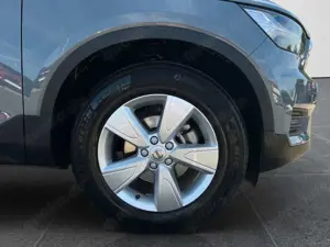 Volvo XC40 T3 Geartronic Momentum Core/Sitz-HZ/DAB Bild 4