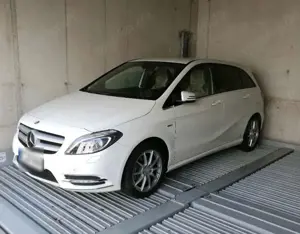 Mercedes-Benz B 180 B 180 (246.242)