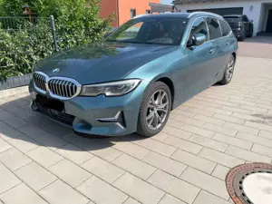 BMW 330 3er Touring 330i Touring xDrive Aut. Luxury Line Bild 2