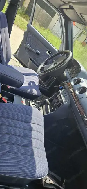 Mercedes-Benz 230 W 123 // 230E Bild 4