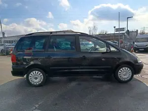 Volkswagen Sharan 1.9TDIFamily 7-Sitzer Bild 4