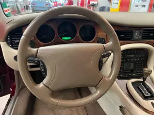 Jaguar XJ 4.0 Sovereign 12Mon. Garantie Bild 5