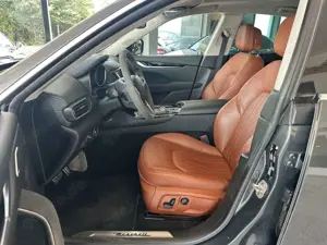 Maserati Levante 3.0 V6 4x4 Panorama Leder Kamera AHK Bild 2