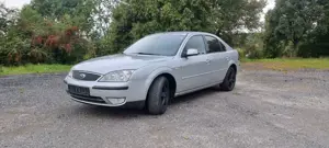 Ford Mondeo 1.8 Ghia Bild 1