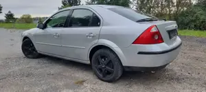 Ford Mondeo 1.8 Ghia Bild 4