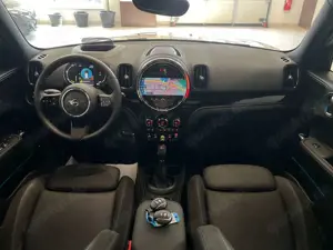 MINI Cooper SE Countryman CooperSECountryman/Aut/HUD/LEDer/Panor/Kamer/P+D Bild 3