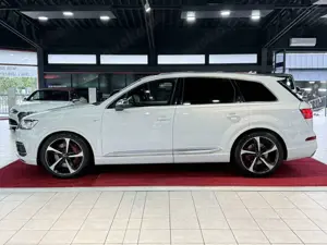 Audi SQ7 4.0 TDI quattro +PANO+SOFTSCLOSE+VIRTUALCOCK Bild 2