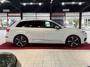 Audi SQ7 4.0 TDI quattro +PANO+SOFTSCLOSE+VIRTUALCOCK Bild 5
