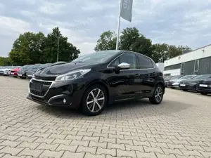 Peugeot 208 1.2 PureTech 110 Allure Navi Pano Sitzh. Alu