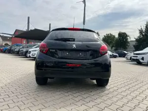 Peugeot 208 1.2 PureTech 110 Allure Navi Pano Sitzh. Alu Bild 3