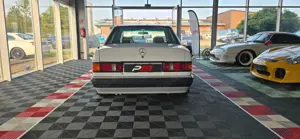 Mercedes-Benz 190 Bild 5