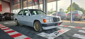 Mercedes-Benz 190 Bild 3