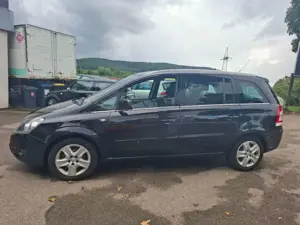 Opel Zafira B Design Edition KLIMA Bild 4