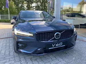 Volvo V60 B4 B DKG Ultra Dark BW HUD Pano 360°, Winterräder Bild 2