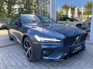 Volvo V60 B4 B DKG Ultra Dark BW HUD Pano 360°, Winterräder