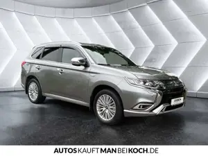 Mitsubishi Outlander 2.4 4WD Plug-In Spirit+ KAMERA SHZ NAVI Bild 5
