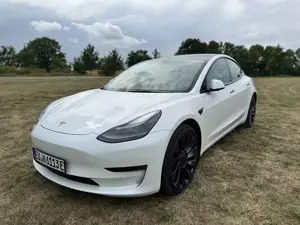 Tesla Model 3 Model 3 Allradantrieb Performance + Winterreifen