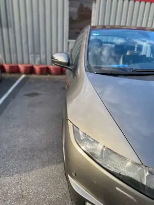 Honda Civic 1.8i-VTEC i-SHIFT Sport Bild 4