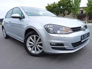 Volkswagen Golf 1,2TSI Allstar Sportsitze SHZG Tempo Multifunktion Bild 1