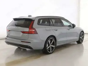 Volvo V60 T6 Plus Dark Plug-In Hybrid AWD ACC*Head-Up Bild 2