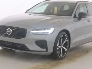 Volvo V60 T6 Plus Dark Plug-In Hybrid AWD ACC*Head-Up Bild 3