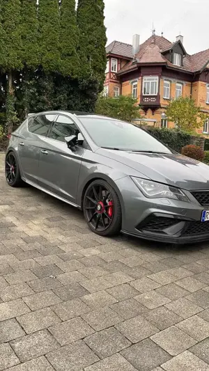 SEAT Leon 2.0 TSI StartStop DSG Cupra 300 Bild 1